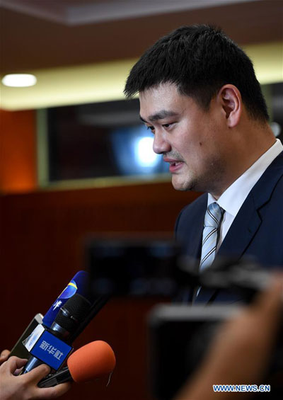 Yao Ming interviewed during women's basketball final at National Games