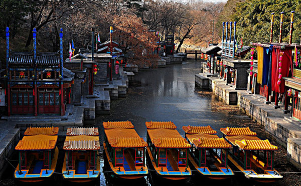 The silent beauty of the Summer Palace in winter
