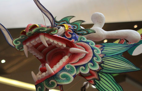 Kites festival dazzles Beijing
