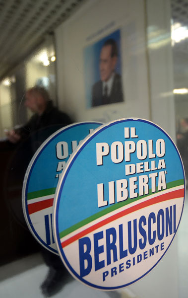 Berlusconi hints at alliance with center-left