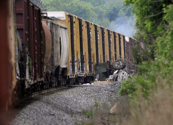Train derails in Rosedale, US