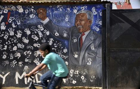 Mandela's condition remains 'serious but stable'