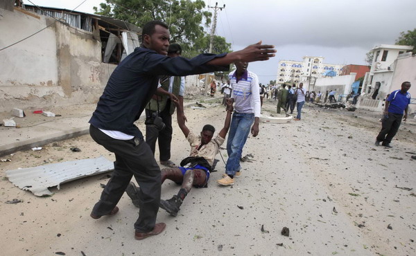 Suicide bombers attack UN office in Mogadishu