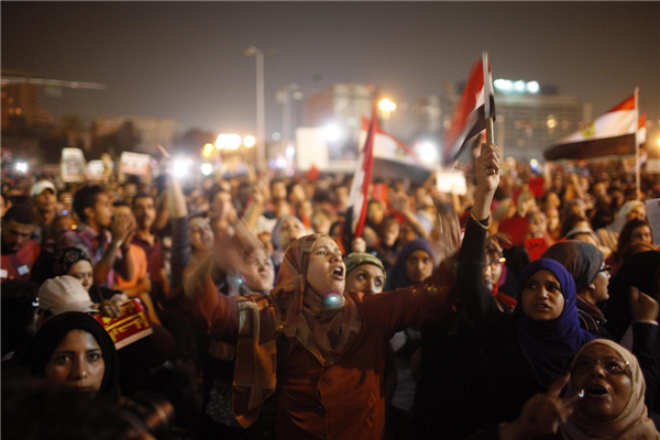 Morsi offers to form constitution-amending committee