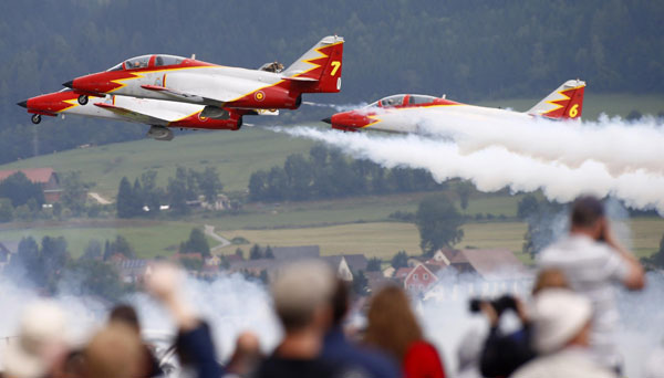 Austrian air show opens
