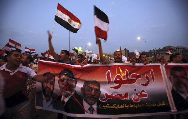 Egypt's army set to oust Mursi as clock ticks