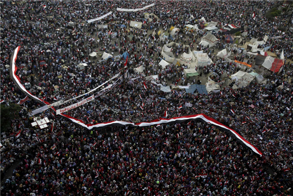 Huge crowds rally in Egypt, political talks stalled