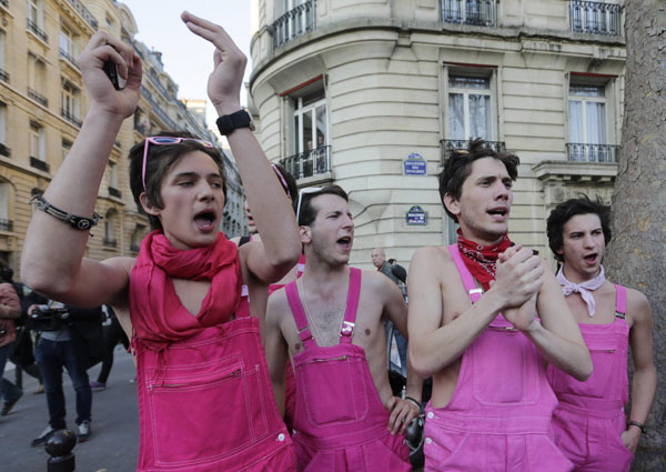 Gay marriage: Britain, France in surprise contrast