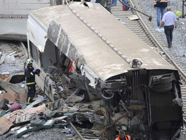 Police to question driver for Spanish train crash