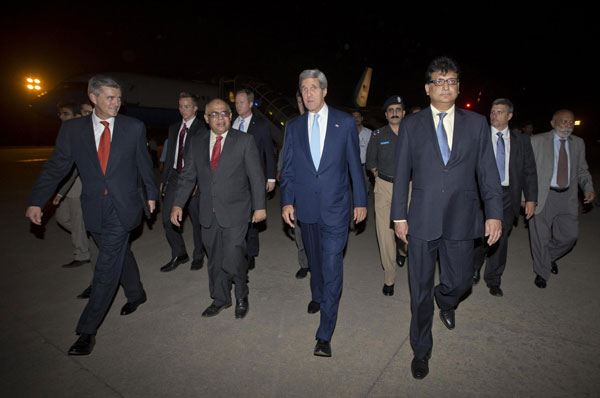 Kerry in Pakistan on unannounced visit