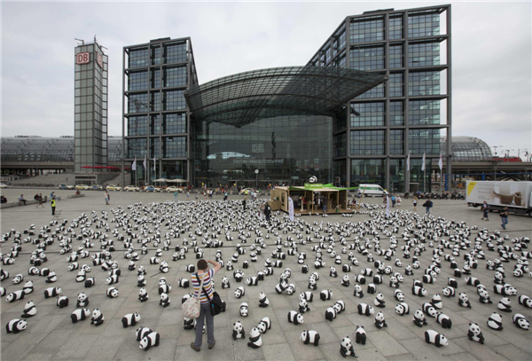 Panda sculptures in Berlin