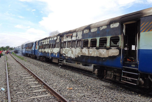 India blames local govt for rail mishap