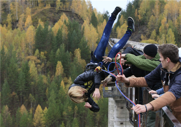 Bungee jumping in Russia