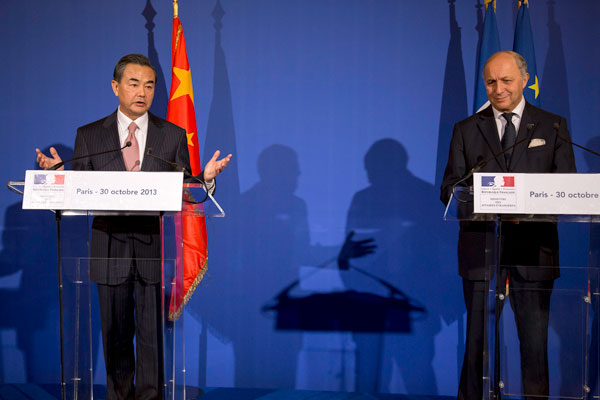 Chinese Foreign Minister visits Paris