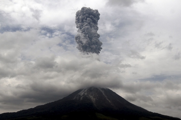 Indonesian volcano erupts, forcing evacuation of hundreds