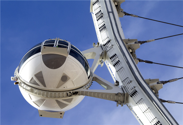 High Roller observation wheel reaches new heights