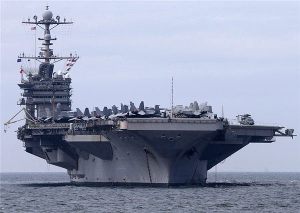 US aircraft carrier backs Philippines relief efforts