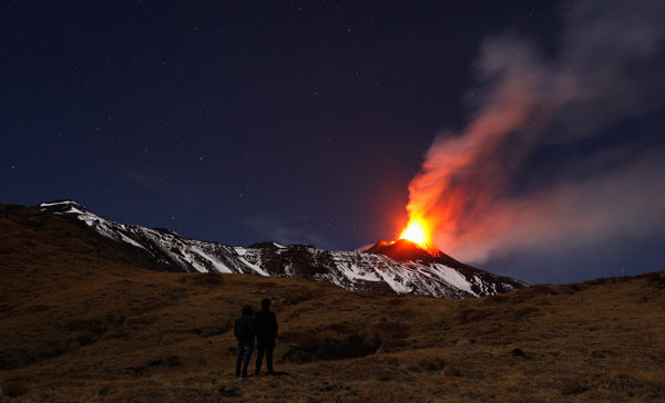 Volcano erupts on Italy's Mount Etna