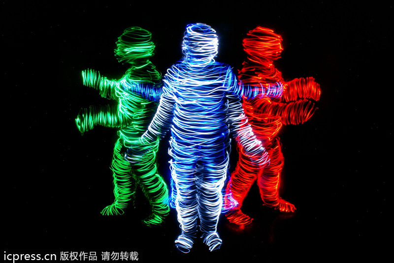 Artist uses light to create ghostly images
