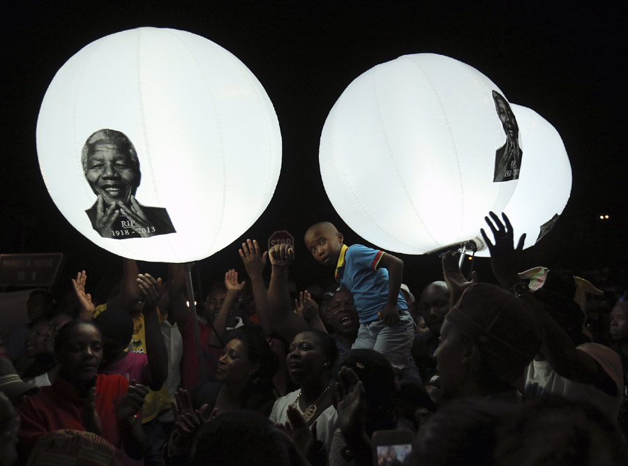 South Africans hold day of prayer for Mandela