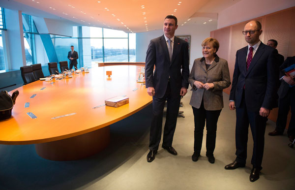 German Chancellor meet Ukraine's opposition leaders