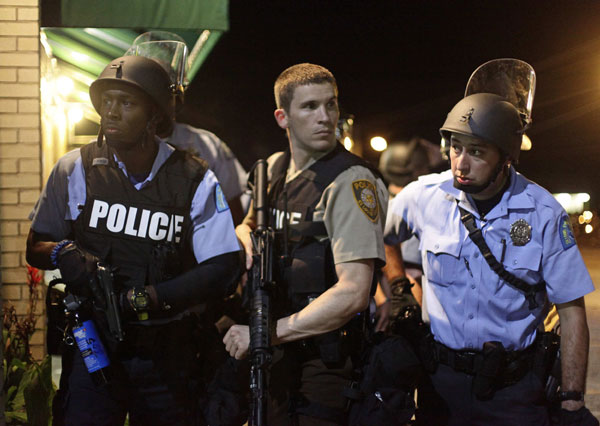 Police move against protesters as calm dissolves in Missouri