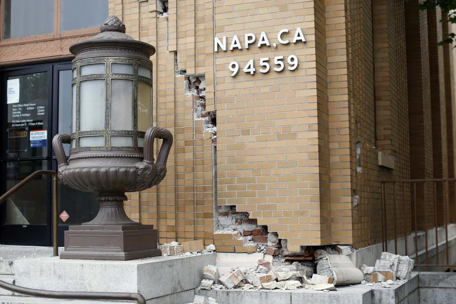 Strong quake rocks California, dozens injured