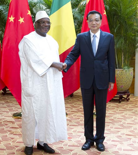 China vows Ebola help in W Africa