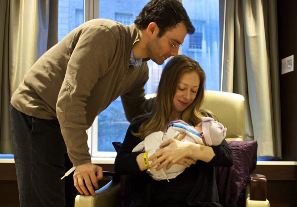 Chelsea Clinton takes baby Charlotte home