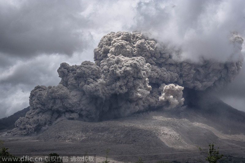 Mt Sinabung erupts again in Indonesia
