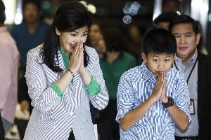 Yingluck attends Red Shirt leader's cremation
