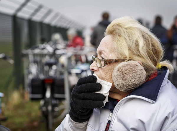 Dutch to begin assembling MH17 wreckage