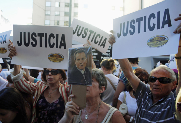 Argentina says dead prosecutor tricked into accusing Fernandez