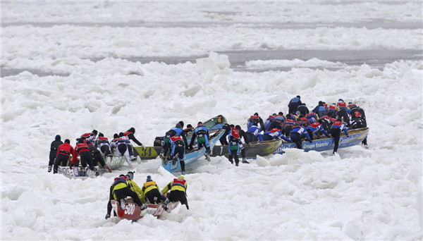 Ice canoe races in Quebec