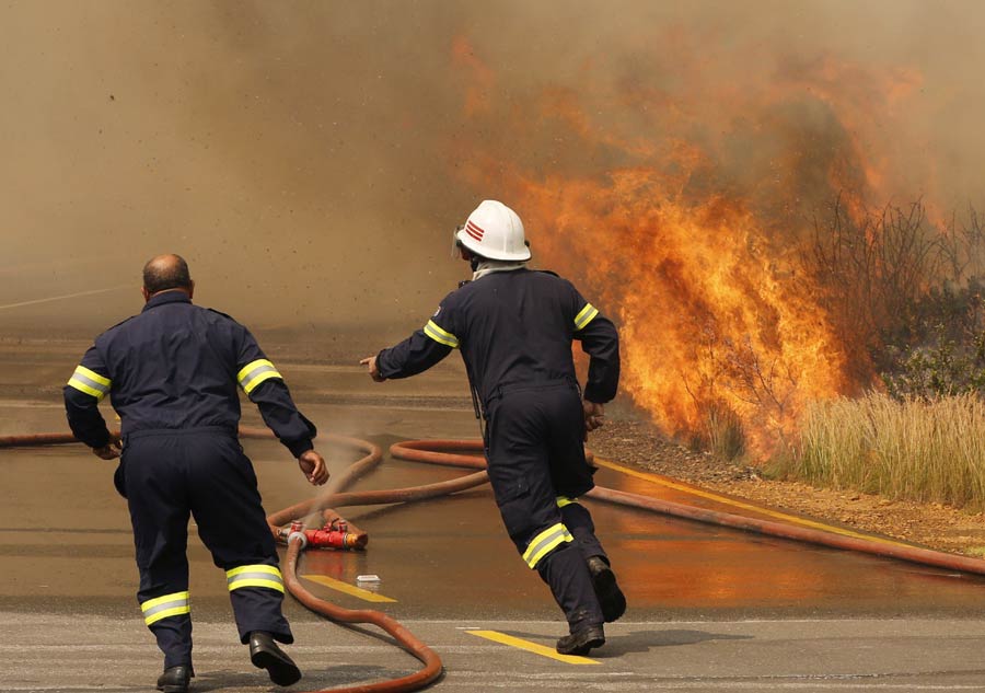 Cape Town ravaged by bushfire