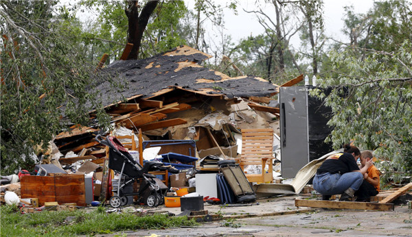 Tornadoes kill at least 5 in Texas and Arkansas