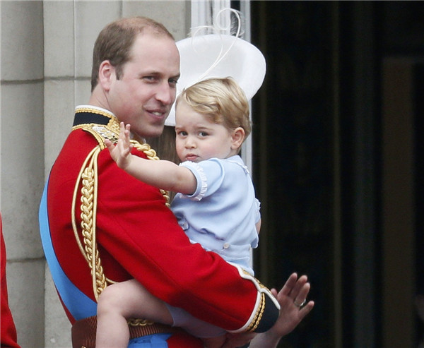 Prince George makes first appearance on palace balcony