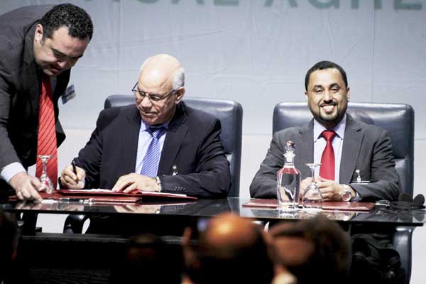 Libyan factions sign UN deal to form unity government