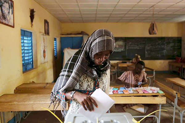 Niger holds tense vote, with Issoufou running for second term
