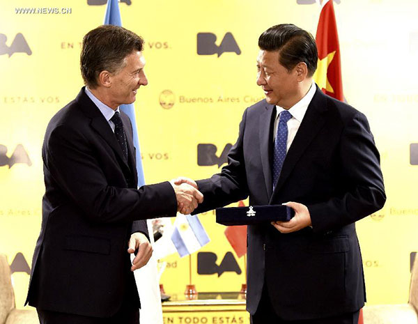 President Xi presented with 'key to Prague'