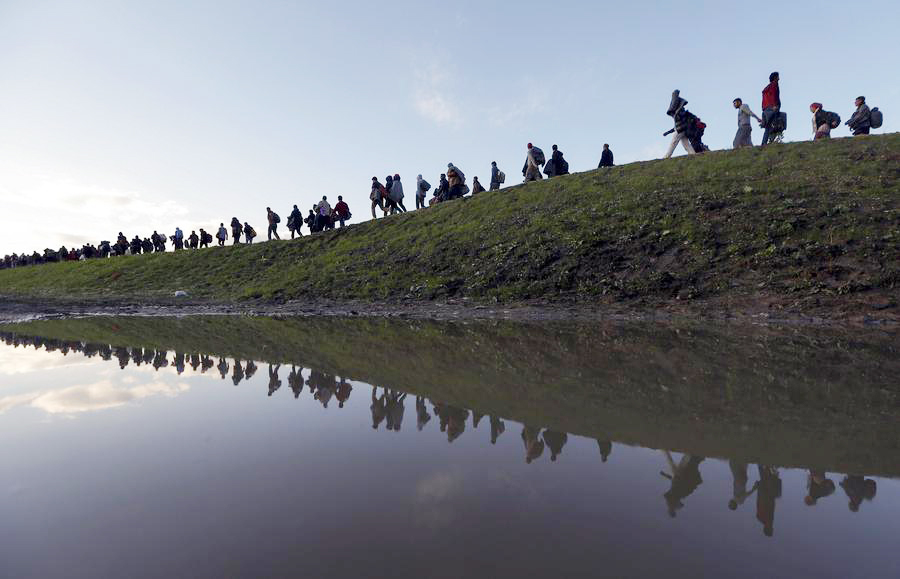 Reuters' Pulitzer-winning photos of migrant crisis in Europe