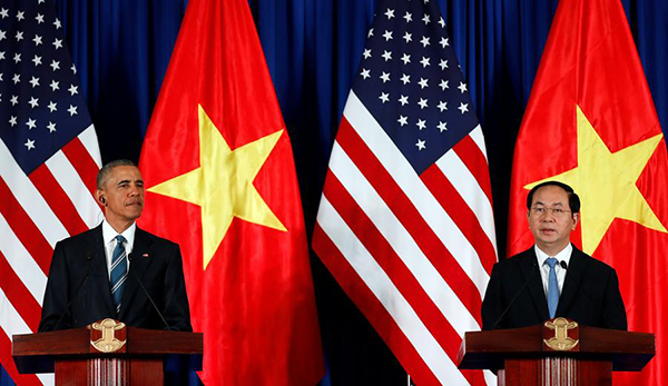 US lifts arms embargo on Vietnam