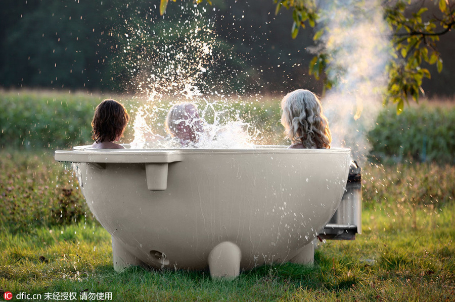 Enjoy outdoor bathing in portable hot tub
