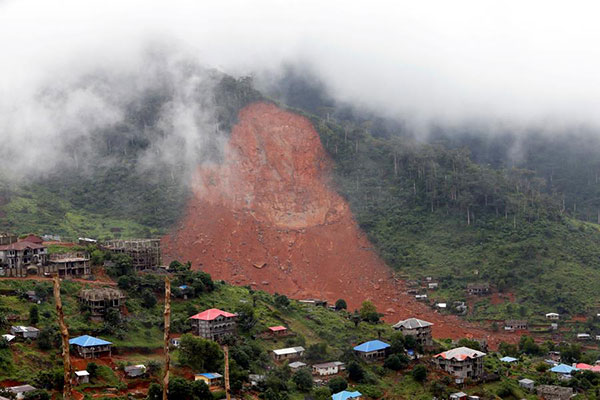 Chinese firms donate $200,000 in cash to Sierra Leone following mudslide