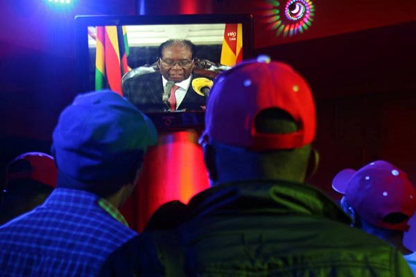 Zimbabwe's Mugabe says to chair ruling party congress in December